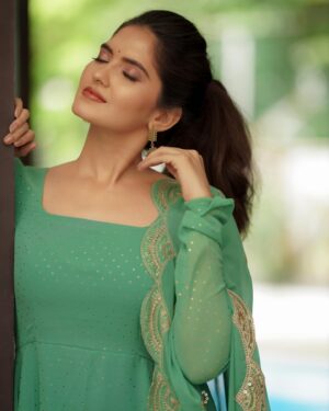 Ayraa Instagram - Shot by - @camerasenthil
Wearing : @ivalinmabia 
Makeup - @pavihairandmakeup
Hair - @artistrybyhari
Shoot Organized by @rrajeshananda
