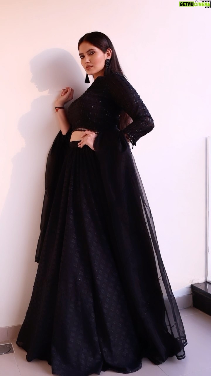 Ayraa - 11.8K Likes - Unukul naane π΅
Wearing this beautiful lehanga from : @wasabistore.in
Shot by : @hakunamatata_sai
Muah : @thara_artistry
#PrimeReels