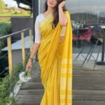 Ayraa Instagram - Okay Last from these set 💛🌼