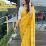 Ayraa Instagram - Okay Last from these set 💛🌼