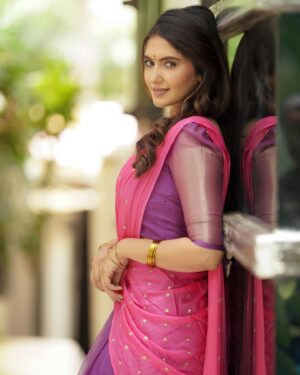 Ayraa Instagram - Artist - @ayraa__official
Costumes - @ivalinmabia
Photographer - @camerasenthil
Makeup - @pavihairandmakeup
Hair - @artistrybyhari
Shoot Organized by @rrajeshananda