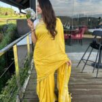 Ayraa Instagram - Okay Last from these set 💛🌼