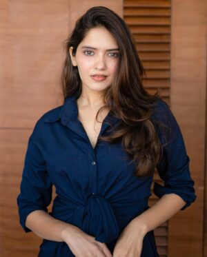 Ayraa Instagram - Wish you all a very merry Christmas ❤️🎄🎅

Shot by : @theadstronaut.in @harshitha_parthasarathi