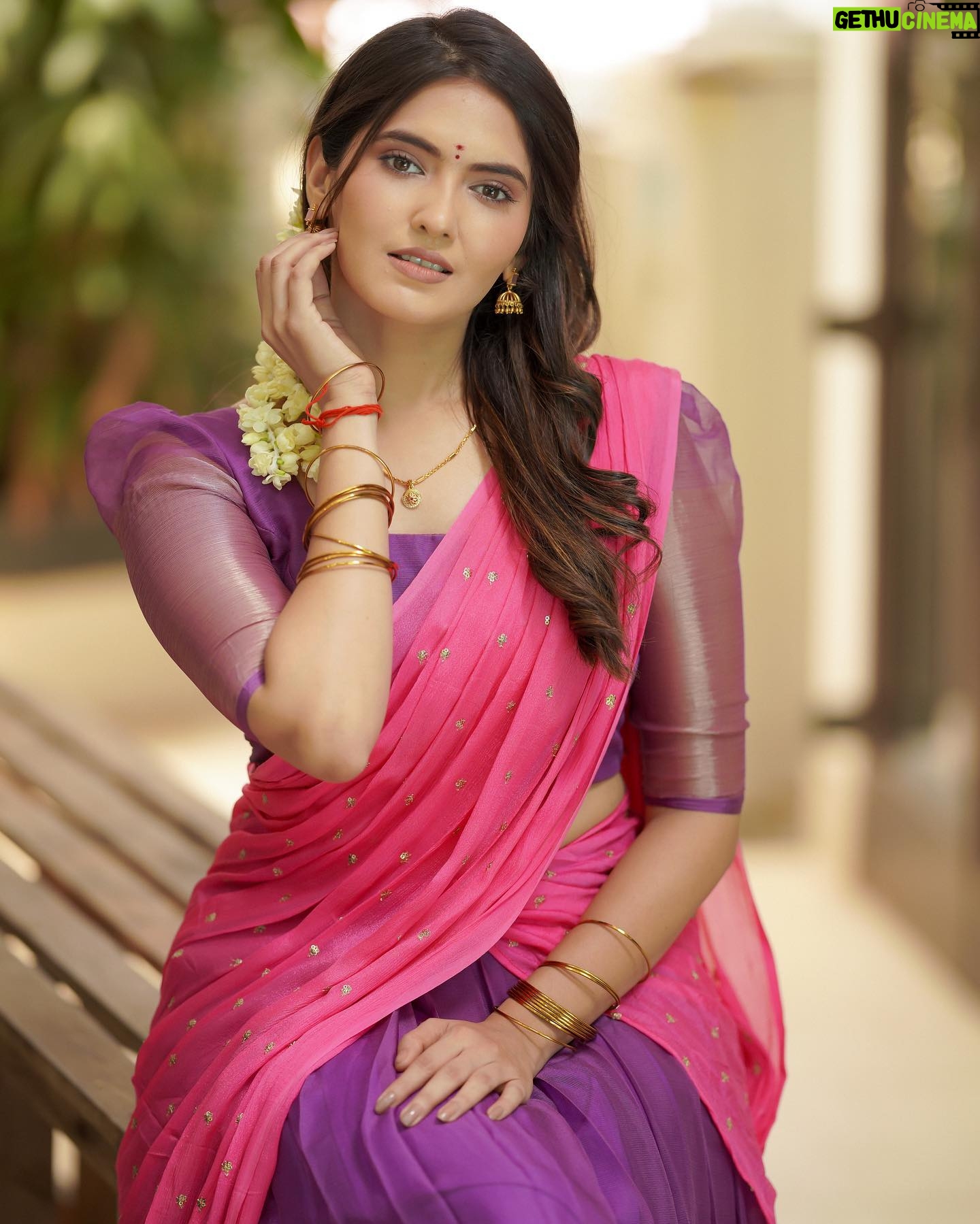 Ayraa - 12.3K Likes - Artist - @ayraa__official
Costumes - @ivalinmabia
Photographer - @camerasenthil
Makeup - @pavihairandmakeup
Hair - @artistrybyhari
Shoot Organized by @rrajeshananda