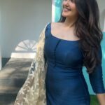 Ayraa Instagram - 🎸🌻🤌 feels? Makeup and hair : @niha_makeoverartistry Styling and video courtesy : @divyalakshanad #varnamayiram #meghnavaranamaiyram #adiyekolluthey #ayraa