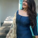 Ayraa Instagram - just meghna vibes, iykyk🎸🌻🤌 Makeup and hair : @niha_makeoverartistry Styling and photo courtesy : @divyalakshanad #varnamayiram #meghnavaranamaiyram #adiyekolluthey #ayraa