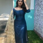 Ayraa Instagram - just meghna vibes, iykyk🎸🌻🤌 Makeup and hair : @niha_makeoverartistry Styling and photo courtesy : @divyalakshanad #varnamayiram #meghnavaranamaiyram #adiyekolluthey #ayraa