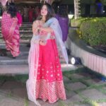 Ayraa Instagram - Many moods of me in a lehanga 🤷‍♀️ admist all the crowd