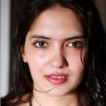 Ayraa Instagram - My version of that aadhar card picture if done right 🤷‍♀️