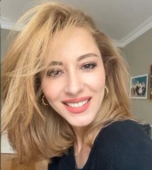 Ayşegül Akdemir Instagram - Sabah yaptığım #reels makyajın fotoğrafının şeklinin yanındaki kapağın altında duranfskfskq💋 #makeup #makeupartist