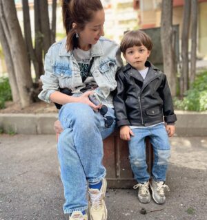 Ayşegül Akdemir Instagram - Normal bi fotoğraf çektirmek imkansız😂
