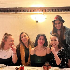 Ayşegül Akdemir Instagram - Bi fotoğraf çektiremedik😂😂😂