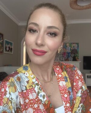 Ayşegül Akdemir Instagram - Hikayede kalmasın dediniz. Nur yüzümü sizden mi saklicam?😂😂😂