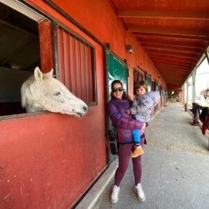 Ayşegül Akdemir Instagram - Bizimki korkusuzca bir Poni ye bindi bugün. ☺️