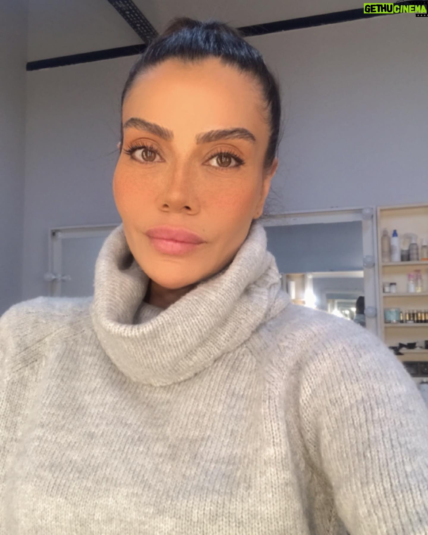 Ayşen Gürler - 3 Likes - 🦋
