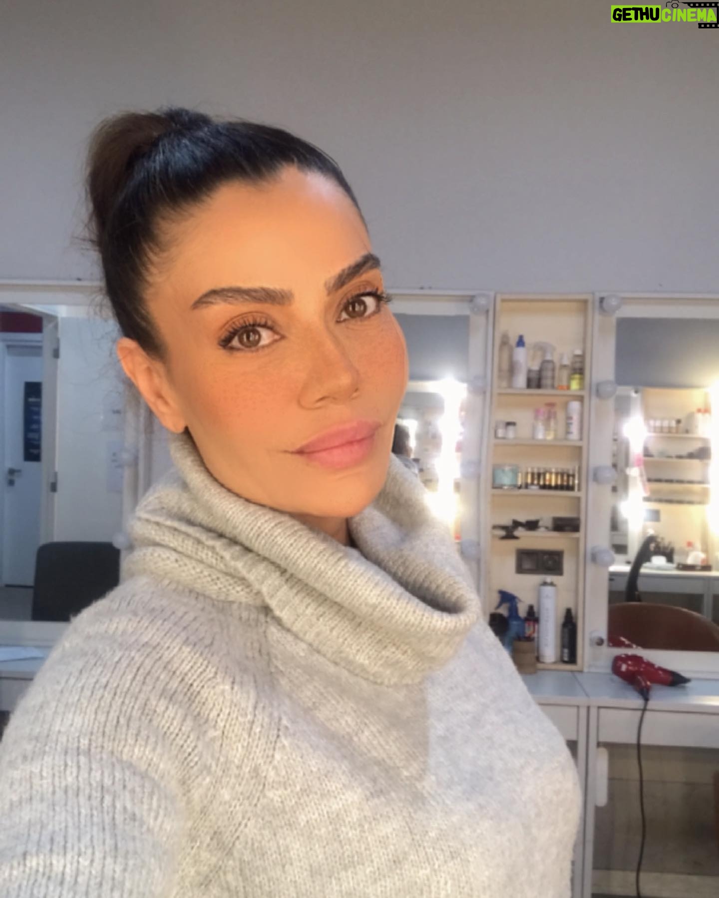 Ayşen Gürler - 3 Likes - 🦋