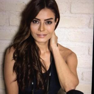 Ayşen Gürler Instagram - Hayat. Soğuk. geçmiş. hüzün. Güneş. Mutluluk. An.