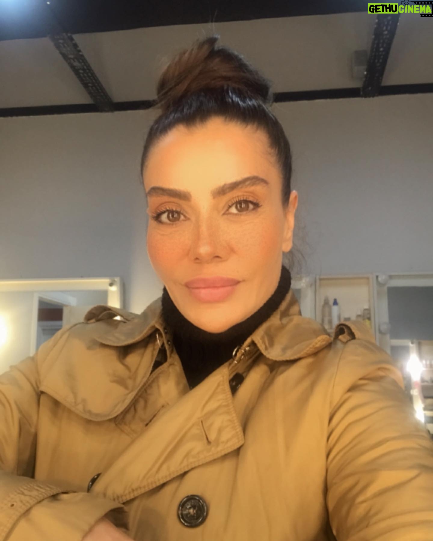 Ayşen Gürler - 3 Likes - Yine seçemediysem …. 🤔 postlarcaaa 💜