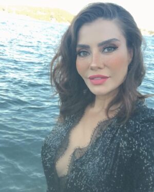 Ayşen Gürler Instagram - 🖤