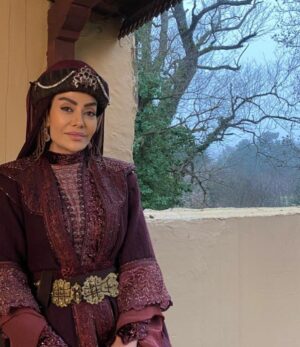 Ayşen Gürler Instagram - #barbaroshayreddinsultanınfermanı bu akşam 20:00 de TRT 1 de …🙋🏽‍♀️ 
@barbaroslardizi  #şahsuvarsultan
