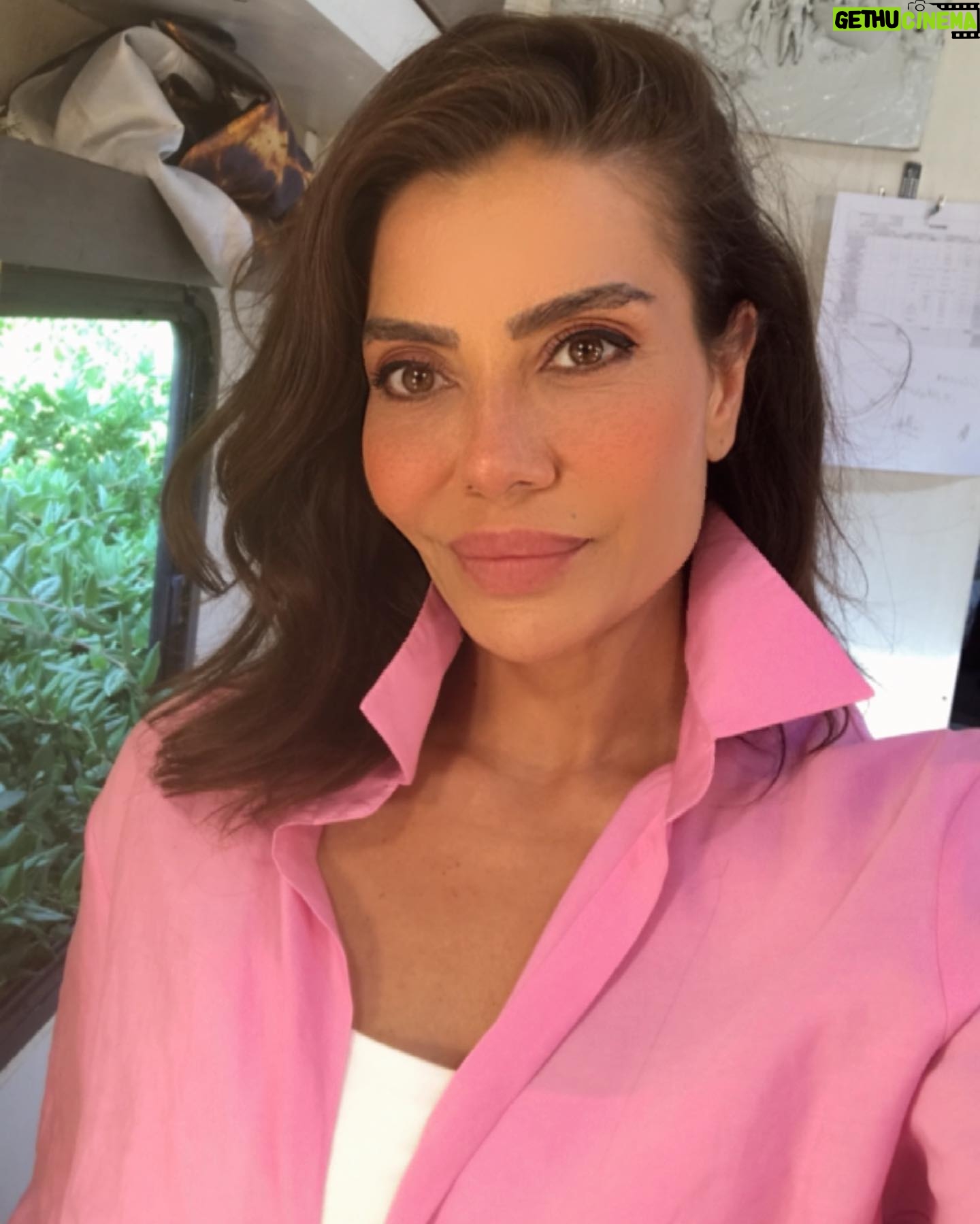 Ayşen Gürler - 2.2K Likes - Modumuz’un rengi PEMBEEEE 💓
