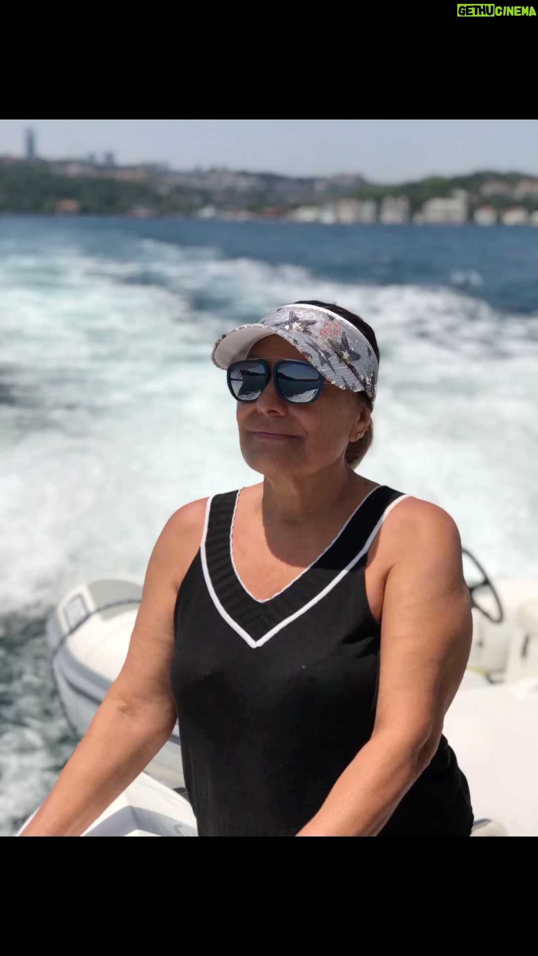 Ayşen Gürler - 1.5K Likes - Canım annem iyiki doğdun 🎂 seni çok seviyoruz 💜💜💜💜💜