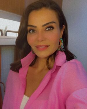 Ayşen Gürler Instagram - Modumuz’un rengi PEMBEEEE 💓