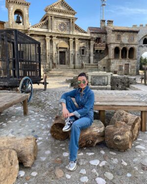 Ayşen Gürler Instagram - Büyülü bir şehir 🦋