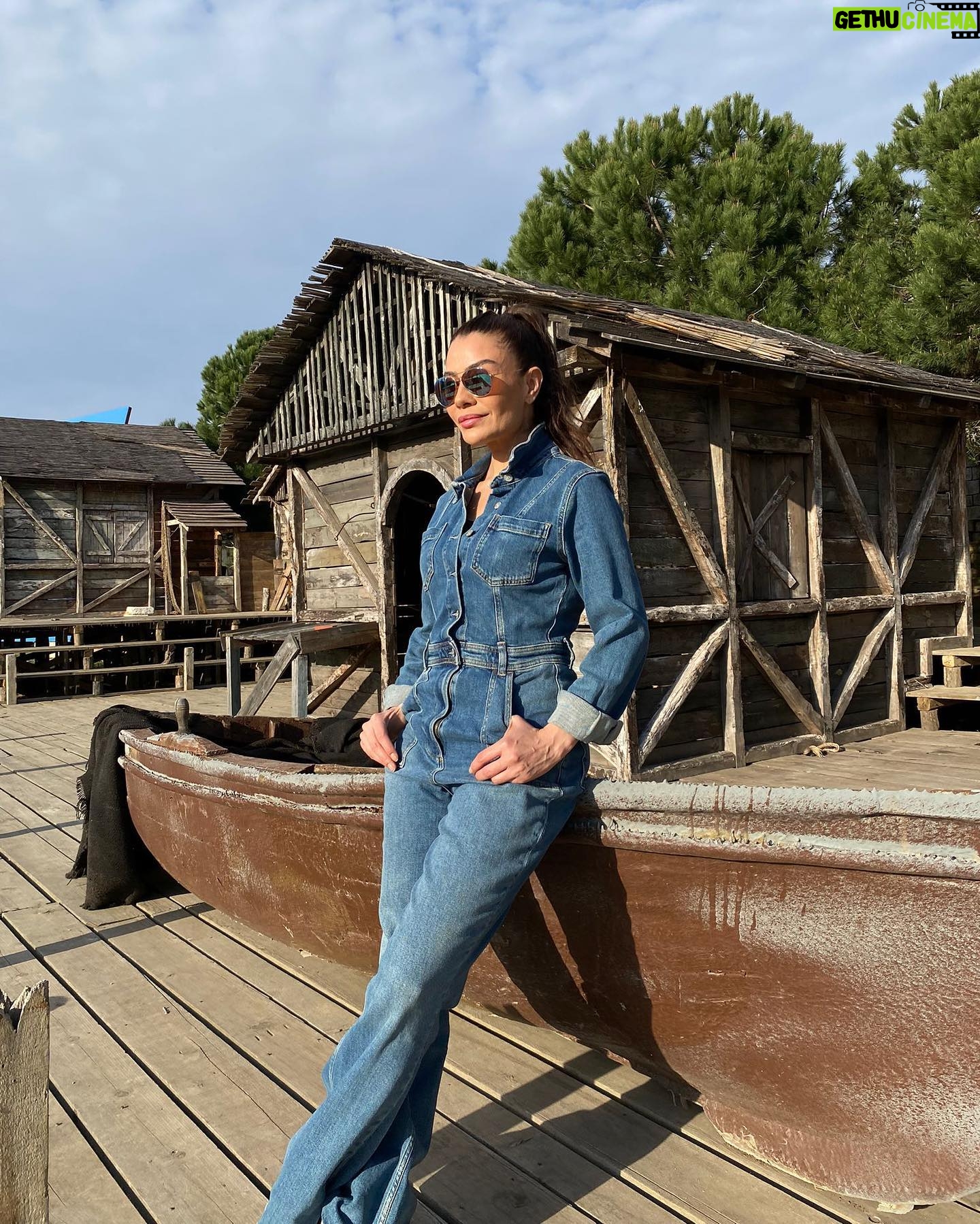 Ayşen Gürler - 3 Likes - Şehr-i ziyaret 🌪