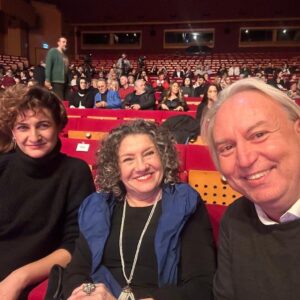 Ayşenil Şamlıoğlu Instagram - Çok güzel bir geceydi… #suçvecezafilmfestivali #friends #heppiness #mutluluk #dostluk