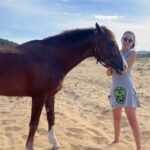 Aysu Baçeoğlu Instagram – AŞKKKkkkk🧿🧿hoşgeldin ailemize 🙏🏻💞Seninle bir ömür beraber olsun dilerim karamm ugurumuz @gunsuince 💞🧿🙏🏻@tanju_aysell  canım kardeşim sayende 🥰 #horse #horsesofinstagram