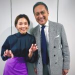 Ayumi Hirodo Instagram - 優勝パレードの余韻🐯🐮 昨日は心踊る1日でした！ 午前中は甲子園球場で撮影があり、シニアの皆さんとの出会いもありました⚾️ 御堂筋に移動して、たくさんのオリックスファン阪神ファンとお話できました✨ 人生初の優勝パレード取材に興奮しながら、東京へ戻り…✈️ その夜の報道ステーションでは、虎党の渡辺謙さんとタイガースについてお話しさせていただくという、ご褒美のような1日を過ごしました✨ 謙さんからは、熱狂的ファンという言葉以上の愛情を感じました。 最近よくこのポーズしてる私… 「それ、ガォーポーズだね！」と、さすが謙さんです🐯また甲子園で会いましょう！と約束してくださいました🏟️ #ガオー