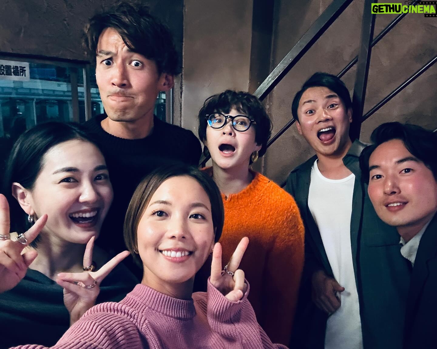 Ayumi Hirodo Instagram - ただいま〜🙋♀️おかえり〜🙋♀️ ABCアナ中堅大集合🍺 お店3軒、合計7時間半ずーーーーっと喋ってました! 新人から私のメンターである神さま和歌さま🍉 観察力と鋭さがあり人生最後のパーマ宣言の高Jさま🐳 50m先の人と話してますか?って言いたくなる声量の太一マン🦸♂️ 頭からつま先までセンスが詰まってて、笑い声が人より3オクターブ高いまりりん👠 誰よりも円滑にお肉を焼きトークを回すふるぽん先輩🍖 また帰ってきたらお願いします🥹 3枚目の写真は、太一マンが私のバッグをクッションのように押しつぶしたから証拠として残します。 #ただいま