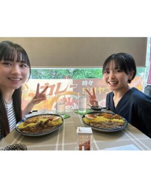 Ayumi Ishida Instagram - Curry Dice さん
 
 
@miyo_hirai.official 一緒に食べた☺️💜
 
@currydice 
🐃牛スジ インゲン じゃがいもカレー
🐓ダールチキンキーマカレー
 
みよちゃんもカレー好きでいてくれて、
誘うと一緒にカレー食べてくれますありがとう🤍
 
 
#平井美葉
#スパイスカレー
#currydice
#モーニング娘24
#morningmusume24
#石田亜佑美 
#石田の食レポ 
#とてもいい時間だったぁ