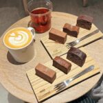 Ayumi Ishida Instagram – ともだちと💚
ガトーショコラの食べ比べ..
6種から1人3種選べるんだから、
全部頼んでみればいいものを、
それぞれ好みでガチ選びしたら、
2/3同じだったな😂😂笑
@minimal_beantobarchocolate
#ガトーショコラ
#まだまだ寒かった時のお出かけ
#モーニング娘24
#morningmusume24
#石田亜佑美
#友達の方が爪かわいい