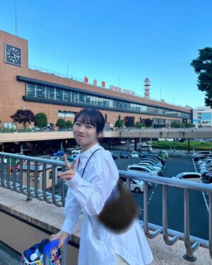Ayumi Ishida Instagram - 仙台放送「あらあらかしこ」石田亜佑美が行くっ！～石巻のホヤ編～
 
 
 
6月15日(土)
出演します、お楽しみに💙
 
#ディズニーの保冷バッグの中身は
#たくさん頂いたブルガリアヨーグルト
#ブルガリアヨーグルト
#上にペットボトル置いててすみません...
#宮城 #仙台駅
#モーニング娘24
#morningmusume24
#石田亜佑美