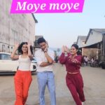 Ayushi Khurana Instagram - Sharma Sister's. DEEPU aur PALLO mile.. To MOYE MOYE.. HO GAYA😅😅😅