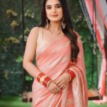 Ayushi Khurana Instagram - Gulabi💕