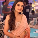 Ayushi Khurana Instagram - 🎵