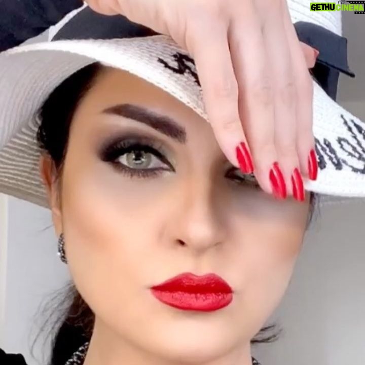 Azadeh Porbaha - 188 Likes - سلام سلام 🙋♀️💄
✨ی پست جذاب چالشی✨
❤️اگر دوست داشتین لایک و کامنت و استوری یادتون نره ❤️
#makeupchallenge#challenge#azade_makeupartist83#lipgloss#redlips#smokyeyes#hudabeauty#fentybeauty#kryolan#tartecosmetics#wakeupformakeup#makeupforbarbies#instagood#instamakeup#makeupforever#red#rednails#beauty#100daysofmakeup#makeupartist#makeuptutorial#makeuplooks#bellapoarch
___________
#آرایش#میکاپ#رژلب#کرونا#چالش#دابسمش#بیوتی_بلاگر
@azade_makeupartist83
@takbeautysalon