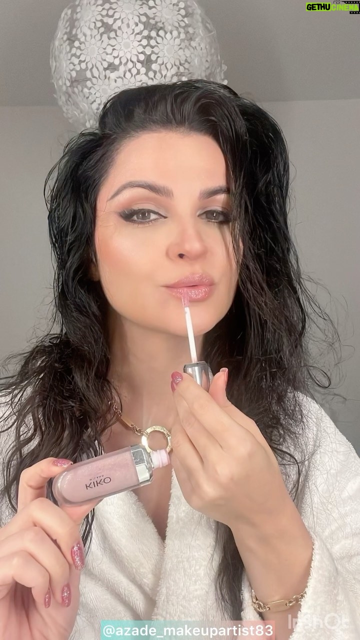 Azadeh Porbaha - 1.8K Likes - #میکاپ #مكياج #makeup #kikocosmetics
@azade_makeupartist83