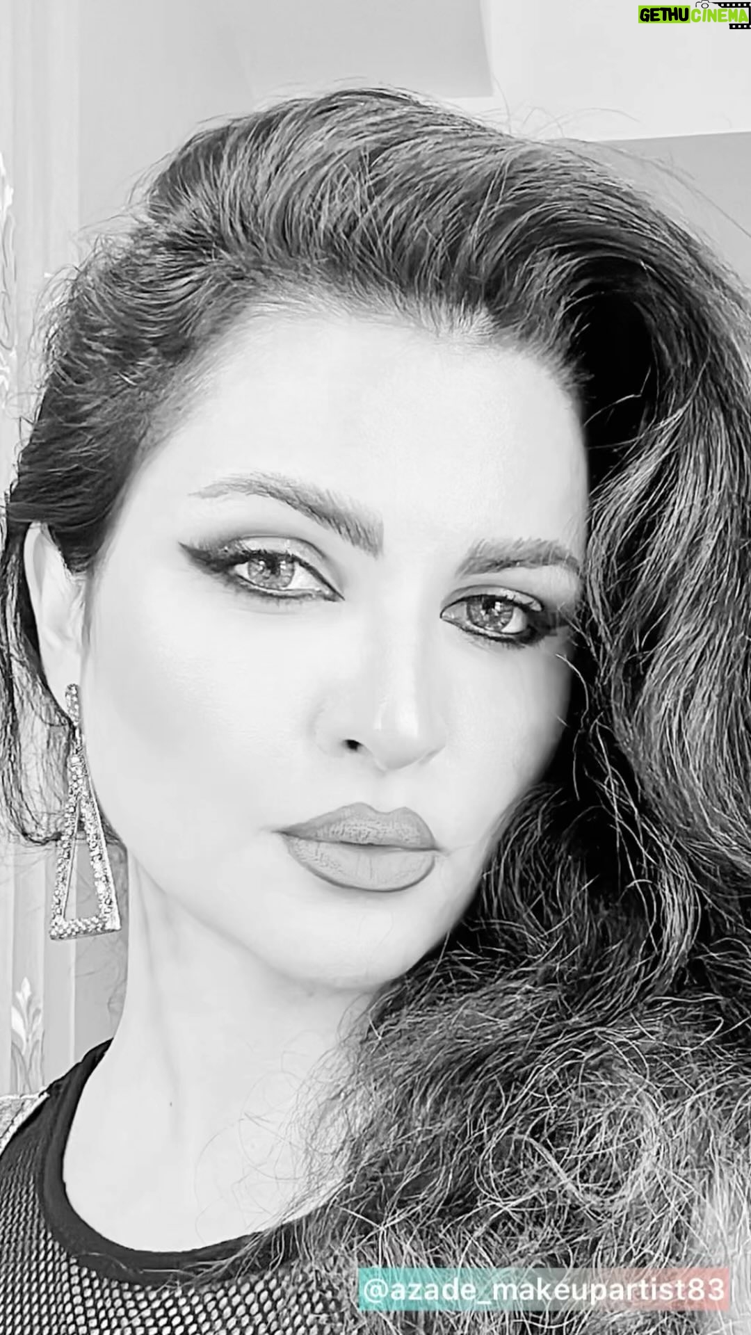 Azadeh Porbaha - 1K Likes - #چالش_تیک_تاک #میکاپ_حرفه_ای #بیوتی_بلاگر #آموزش_میکاپ #گریم_عروس #ریلز_اینستاگرام #lifestyle #reelsmakeup