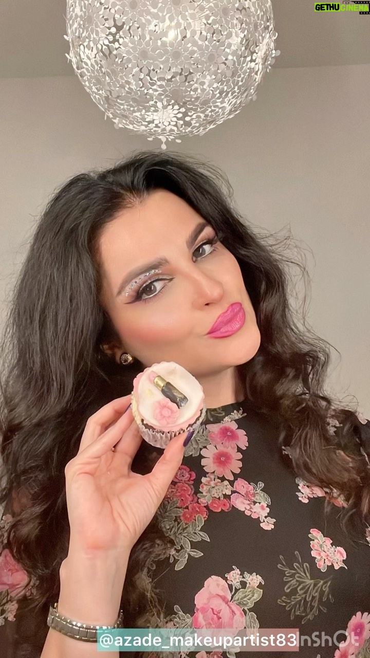 Azadeh Porbaha - 2.1K Likes - ,15 “Esfand
5/March 🥳🎂
اسفند،اردیبهشتی ترین حالت زمستان است …
اسفند به گرگ و میش صبح می ماند …
به خورشیدی در آستانه ی طلوع ،
اسفند، یعنی زمستان رفتنی ست ،
یعنی بهار در راه است …
@azade_makeupartist83
@azade_paintartist
@aidin_tavassoli
#تولد#تولدم#کیک#ایده_های_خلاقانه#dubailuxury#happybirthday#azademakeupartist#freelance