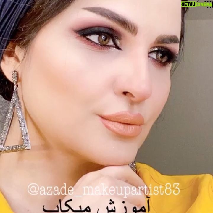 Azadeh Porbaha - 153 Likes - آموزش میکاپ اسموکی 💁🏻♀️
لطفا ورق بزنید
✨امیدوارم دوست داشته باشین و با لایک و کامنت و ذخیره بترکونین 🔥
🦋 دوستان اسم و شماره برند هایی که استفاده کردم رو براتون نوشتم 🤩
❤️❤️❤️❤️
@azade_makeupartist83
@takbeautysalon
________________
Eyes: @makeupforever #eyeshadow
@kryolan_iran #eyeliner
@maybelline #mascara
Face: @tartecosmetics #concealer @kryolanofficial #foundation w4
Lips: #moda #lipliner #lipstick #makeupforever
________________
#makeuptutorials#wakeupandsmile#slave2beauty#makeupforbarbies#smokyeyes#colorfulmakeup#makeupaddict#azade_makeupartist83
#میکاپ#میکاپ_آرتیست#میکاپ_خاص#بیوتی#رژلب#کرونا#بهار#نوروز۱۴۰۰#میکاپ_چشم #اینستاگرام#رژ#گریم_عروس#آموزش_آرایش