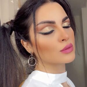 Azadeh Porbaha Instagram - Make up & hair style Inspired of 
@lamis.kan ❤️
Music: #lamiskan 💫
میکاپ و دیزاین مو الهام گرفته از لمیس کان خواننده ی خوش صدای عرب 🦋💫
💫با این وضعی که اینستا راه انداخته ببینم چه میکنیداااااا همراهان همیشگی 🦋😍
لایک و سیو و اشتراک و ……. هر چی در توانتونه 😉🙏💄🌹
💄💄💄💄💄💄
@azade_makeupartist83 
💄💄💄💄💄💄
#azade_makeupartist83#makeup#maccosmetics#arabmusic#arabmakeup#beautybloggers#accessories#hairstyles#arabfashion#trend2021#kryolan#hudabeauty 
💄💄💄💄💄💄
#میکاپ_صورت#میکاپ_عروس#عربی#کلیپ#ویدئو_آموزشی#شنیون_مو#بیوتی_بلاگر#بلاگر_ایرانی