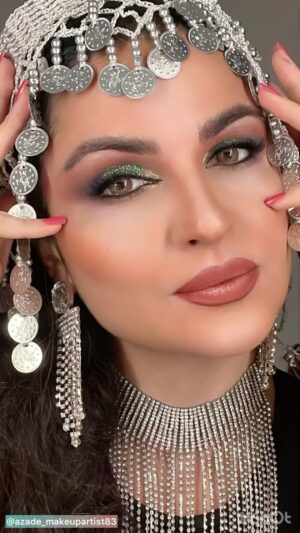 Azadeh Porbaha Instagram - #trendmakeup #arabianmakeup 
#عمرودياب #تملي_معاك#مكياجي#مكياج_عروس