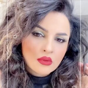 Azadeh Porbaha Instagram - هلوووووو🙋‍♀️

✨وقتی میخوای بری مهمونی و عجله داری و خیلی هم تایم نداری ،با چند تا آیتم سریع حاضر میشی ✨
💄💄💄💄💄💄💄💄💄

حتما ی ویدئو آموزشی میزارم برای زمانی که تایم ندارین و می خواین سریع آماده بشین و میتونین با انجام چند تا آیتم زیباتر بشین ☺️🦋💄💄💄

اگر موافقين حتما كامنت بزارين 🌹

🦋امیدوارم دوست داشته باشین و شما هم با عشق این پست رو بترکونین💣❤️💣
_______________________
#music#instagood#fashion#beautiful#TBT#like4likes#selfie#style#makeuponfleek#100daysofmakeup#underratedmuas#eyebrows#muasfeaturing#makeupartistsworldwide#bluedress##makeupart#makeupartist#tartecosmetics#makeupforever#hodabeauty#kryolan#celebrity#maybelline 
#آرایش#آرایش_صورت#کرونا#بهار۱۴۰۰#رژلب#مژه