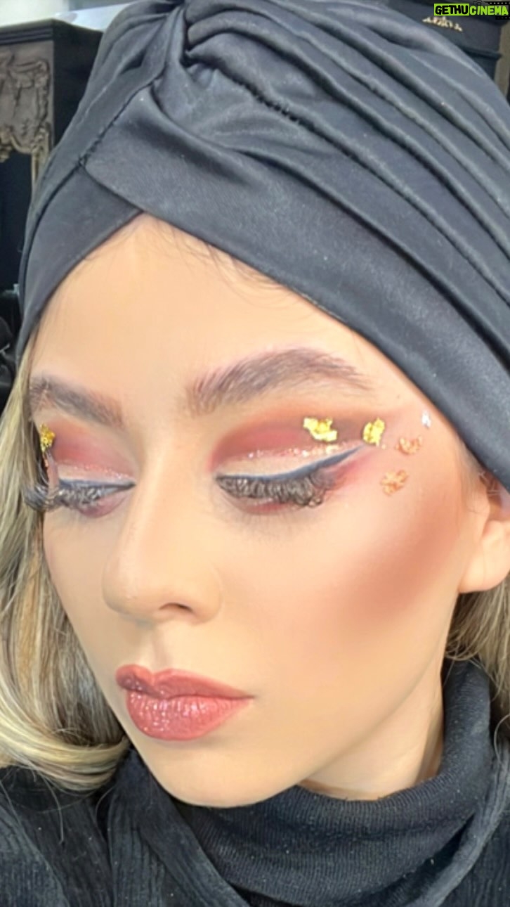 Azadeh Porbaha - 2K Likes - Fashion makeup 2023 💫
What do you think ?
Design eyes by @kryolanofficial
Lips make up by @hudabeauty
___________
@azade_makeupartist83
___________
#fashionstyle #fashionmakeup #beautybloggers #makeupartist #glammakeup #glamour
#آموزش_میکاپ #فشن_استایل #فشن_مد #میکاپ_صورت #میکاپ_عروس #میکاپ_حرفه_ای #میکاپ_تخصصی