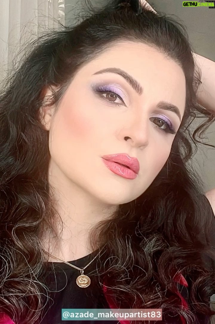 Azadeh Porbaha - 1.1K Likes - این هم میکاپ لایت اما مناسب مهمونی که
قولش رو دادم🤗💄
💫ی چیزی تو چهره ام تغییر کرده ،هر کسی متوجه شد کامنت بزاره 😉
@azade_makeupartist83
@azade_paintartist
@sohrabpakzad
______________
#میکاپ_صورت#گریم#میکاپ_عروس#مومشکی#سهراب_پاکزاد#میکاپ_لایت#عروس#میکاپ_حرفه_ای
_______
#hudabeauty#narscosmetics#makeup#makeupartist#makeupvideos#trend2022#lightmakeup#celebritymakeupartist#sohrabpakzad#blackhair