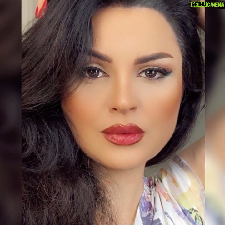 Azadeh Porbaha - 268 Likes - سلام سلام 🙋♀️
🔺ی مدل ساده و شیک از خط چشم ترند ۲۰۲۱
🔺نظرتون چیه با این سبک که تو هر ویدئو ی نکته از میکاپ رو یاد بدم تا اینکه تو هر ویدئو تمام مراحل میکاپ باشه ؟
@azade_makeupartist83
@25bandmusic
🔺follow me on YouTube
________________
#azade_makeupartist83#makeupvideo#bestmakeupartist#mua#25band #fantasymakeup#makeuptutorial#saturdaymakeup#makiyaj#makeuptransformation#anastasiabeverlyhills#100daysofmakeup#instamakeup#wakeupformakeup#makeupidea#eyeshadow#trend#trend2021
_______________
#میکاپ_عروس#آزاده_پربها🎬#بیوتی_بلاگر#بلاگر_ایرانی#بیوتی_تلنت#عروس#میکاپ#زیبایی#استعدادیابی#چالش#ترند#ترند۲۰۲۱